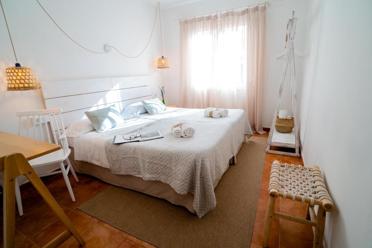 Hostal Sa Posada Set Cales Ситадела Екстериор снимка