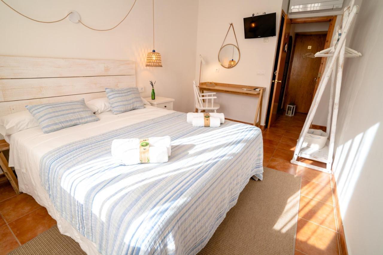 Hostal Sa Posada Set Cales Ситадела Екстериор снимка
