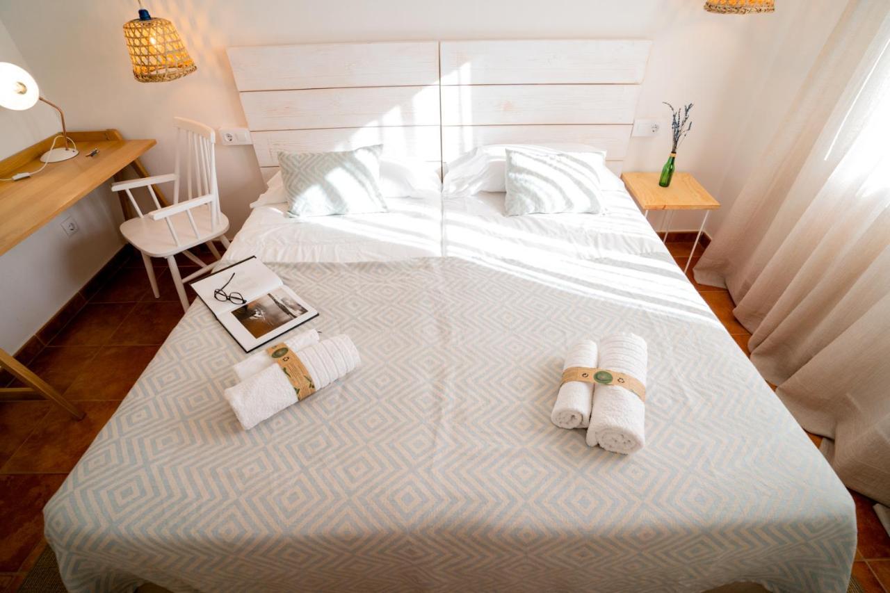Hostal Sa Posada Set Cales Ситадела Екстериор снимка