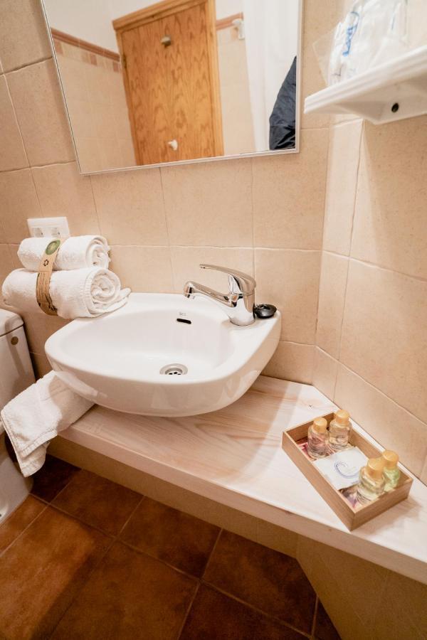 Hostal Sa Posada Set Cales Ситадела Екстериор снимка
