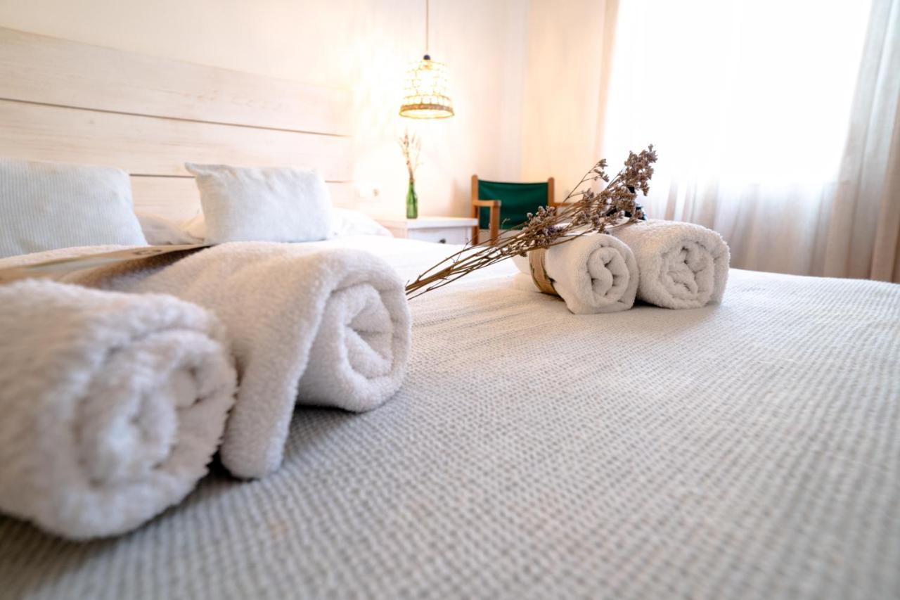 Hostal Sa Posada Set Cales Ситадела Екстериор снимка